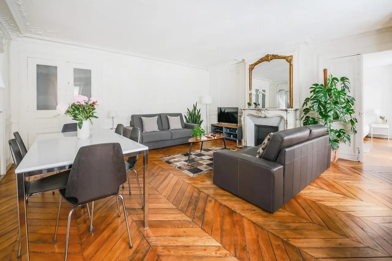 Aparthotel Bergere -
